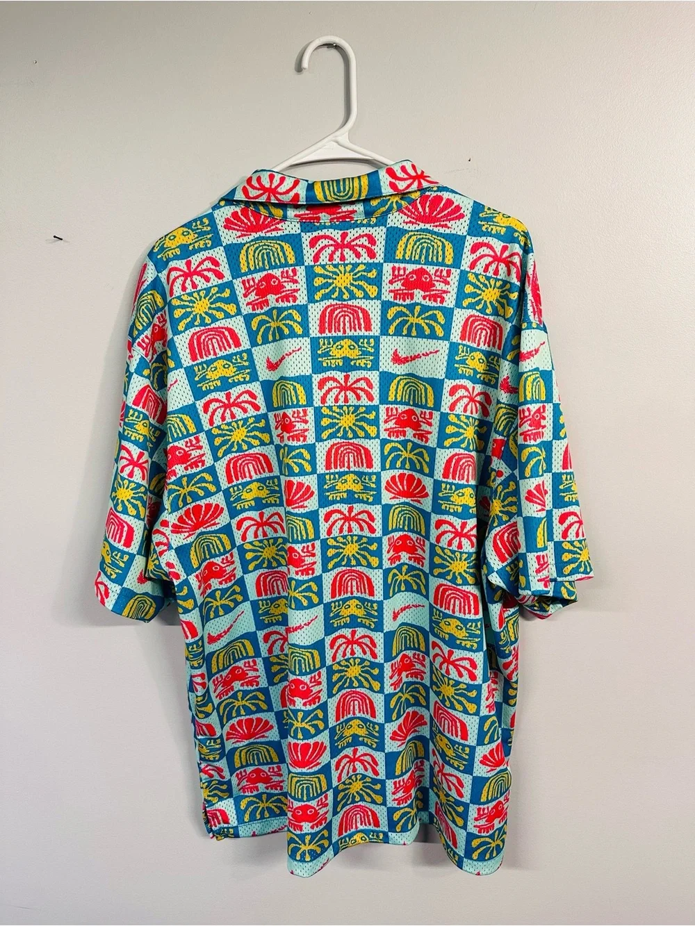 Nike Men’s Mesh Hawaiian Resort Camp Shirt Tropical Short Sleeve Polo Bold